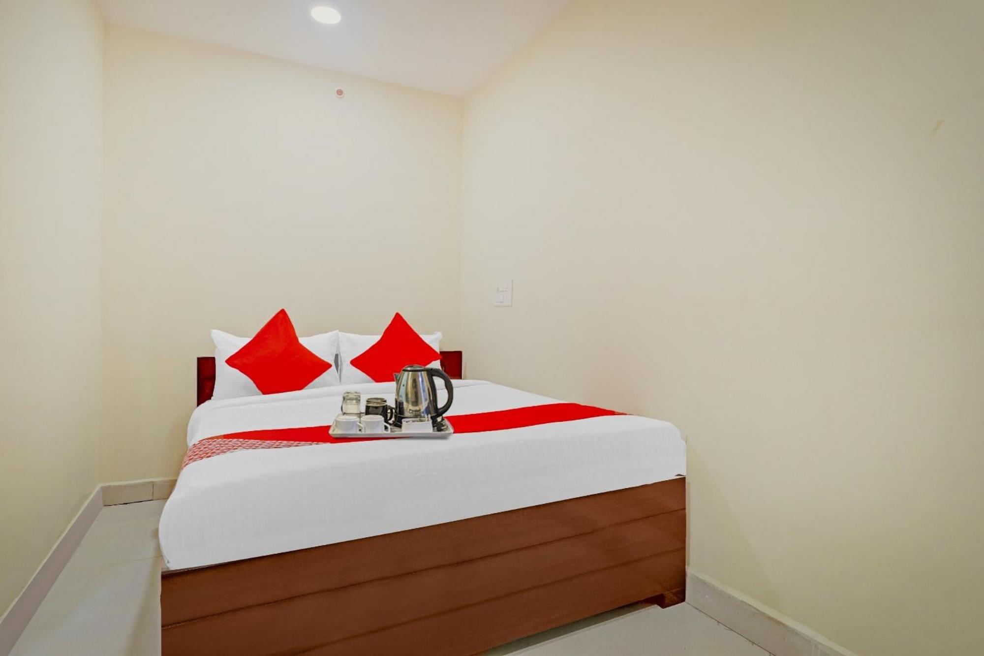 Hotel O Aayush Stay Inn 海得拉巴 外观 照片
